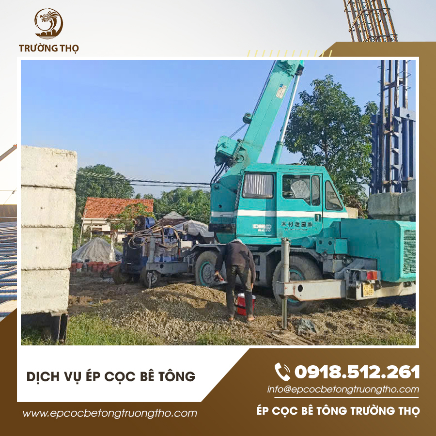 Máy ép cọc bê tông đang thi công tại công trình dân dụng.