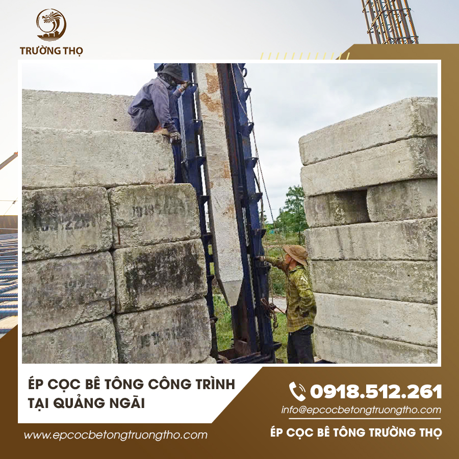 Công nhân đang giám sát quá trình ép cọc bê tông.